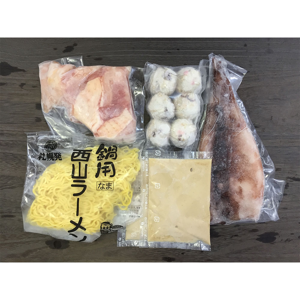 特産品・食品のネット卸・仕入れはシイレル　北海道　Cセット(　鶏白湯鍋　鶏もも肉100g・いか・つみれ・生ラーメン・たれ)