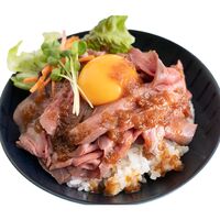 兵庫 神戸肉バル「バルティロ」 赤ワイン仕立てのローストビーフ A