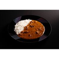 【倉入れ】 東京 赤坂「乃木坂しん」 お出汁をきかせたビーフカレー (ケース入数：40,ロット：1)