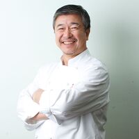 東京 「ラ・ベットラ・ダ・オチアイ」 落合務監修牛肉100％ハンバーグと黒トリュフソース