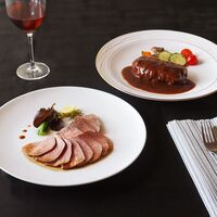 東京 「ブラッセリートモ」 黒毛和牛のローストビーフとハンバーグ