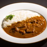 【倉入れ】東京 「ラ・ロシェル」 坂井宏行監修 フレンチシェフの深みビーフカレー 180g×4 （ケース入数：21, ロット：1）