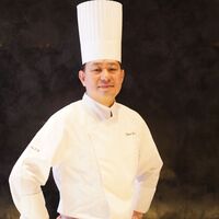 東京・六本木 「レストランリューズ」 飯塚隆太監修 4種の果物で煮込んだビーフカレー 180g×4 / ギフト 送料無料