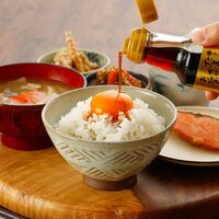 【倉入れ】広島 「寺岡有機醸造」 寺岡家のたまごにかけるお醤油PREMIUM化粧箱入り（ケース入数：20, ロット：3）