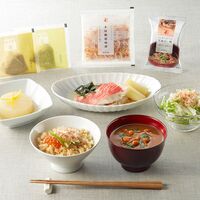 東京・日本橋 「にんべん」 本枯鰹節フレッシュパック詰合せ （本枯鰹節物語2g×8、至福の一椀5個、素材薫るだし） / かつお節 送料無料