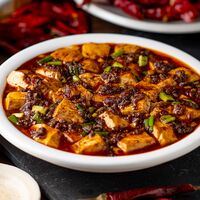 【倉入れ】山形 「みやさかや」 米沢牛 麻婆豆腐の素 110g （ケース入数：50 , ロット：1）