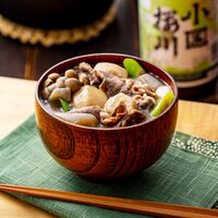 【倉入れ】山形 「みやさかや」 国産牛スジ 山形の芋煮 250g （ケース入数：50 , ロット：1）