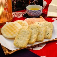 【倉入れ】「金澤兼六製菓」 おいしさいろいろ 3種（ケース入数：14 , ロット：1）