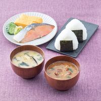 アマノフーズ おみそ汁ギフト 300M 4222-032 (なす、ほうれん草各6個、なめこ、とうふ、長ねぎ、赤だし(三つ葉入り)各3個) / 味噌汁 インスタント 詰め合わせ セット 送料無料