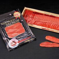 ギフトA スモークサーモン100g×2、燻製茶豆80g×2 / セット 詰め合わせ 送料無料