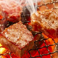 蒲焼うなぎカット済※蒲焼（80g）＋鹿児島和牛・A5サイコロステーキ100g （モモ） / 牛肉 鰻 ウナギ セット ギフト 送料無料