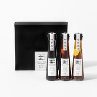 【上代厳守】［Gift］高知の鰹節が入った、何度も注ぎ足して使える！つぎ足す鰹だしギフト（濃口醤油・淡口醤油・お酢の3本セット） / 常温 送料無料