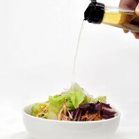 【上代厳守】［Gift］高知の鰹節が入った、何度も注ぎ足して使える！つぎ足す鰹だしギフト（濃口醤油・淡口醤油・お酢の3本セット） / 常温 送料無料