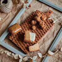 【母の日】 CHEESE CAVERYギフトセットM  1854-092 【二重包装不可】《お届け期間：2026年5月8日～2026年5月10日》 / 常温 送料無料 セット ギフト クッキー サンド チーズ