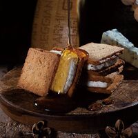 【母の日】 CHEESE CAVERYチーズサンドギフト18個入  1854-105 【二重包装不可】《お届け期間：2026年5月8日～2026年5月10日》 / 常温 送料無料 セット ギフト クッキー サンド チーズ