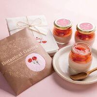 【母の日】完熟生いちごプリン＆今治ハンカチ・かや生地ふきんセット KJ-21820 1854-282 【二重包装不可】《お届け期間：2026年5月8日～2026年5月10日》 / 冷凍 送料無料 セット ギフト プリン ハンカチ