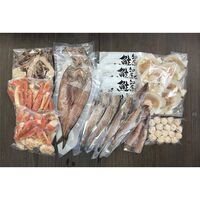 北海道 海鮮浜焼きセット（ゆでずわいがにカット×2、生たらばがにカット×1、帆立片貝×8、たこ入つみれ×18、鮭のちゃんちゃん焼き×4、添付味噌たれ×4、ツボ抜きいか×3、姫鱈一夜干し×8、ほっけ(開き)一夜干し×3） / 冷凍 送料無料 詰め合わせ
