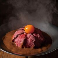 【父の日】 神戸ビーフカレー＆北海道産ローストビーフ詰合せ（カレー×1、ローストビーフ×1） 3824-35 1856-096 【二重包装不可】《お届け期間：2026年6月19日～2026年6月21日》 / 冷凍 送料無料 セット ギフト カレー ローストビーフ