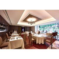 【父の日】 ラ・ロシェル坂井宏行監修 ローストビーフと特製ガーリックペッパーソース 950334 1857-341 【二重包装不可】《お届け期間：2026年6月19日～2026年6月21日》 / 冷凍 送料無料 セット ギフト ローストビーフ