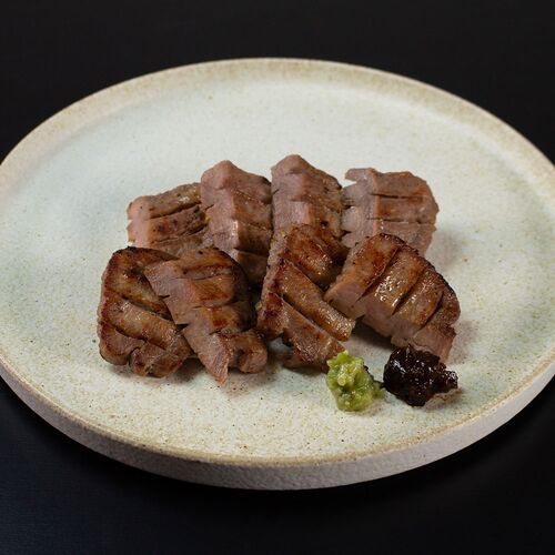 宮城・仙台 「陣中」 仔牛の牛タン丸ごと一本塩麹熟成 240g×5
