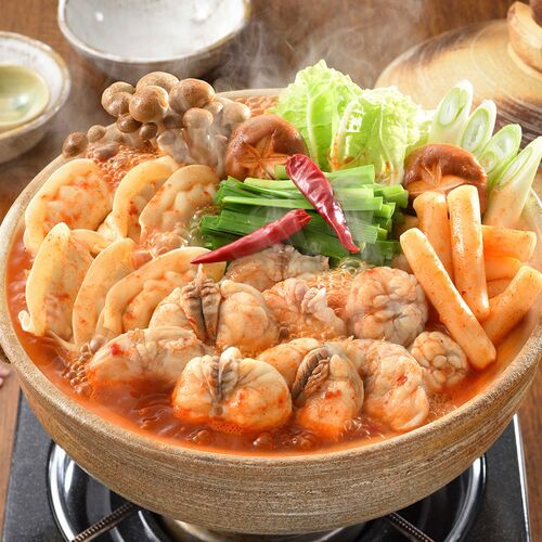 「関とら本店」 旨辛ふくチゲ鍋 （ごまふぐちり250g、トッポッキ100g、鍋用餃子96g） / ふく ふぐ フグ てっちり 送料無料