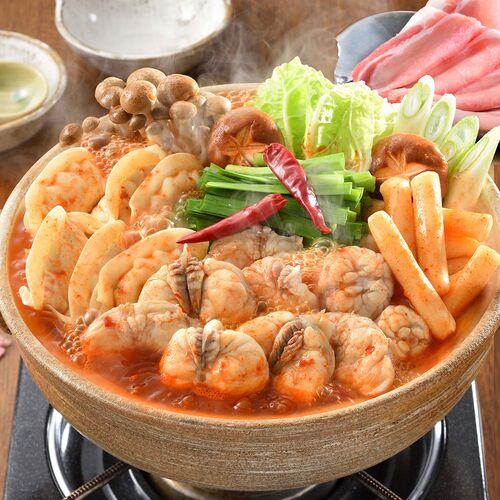 「関とら本店」 旨辛ふくチゲ鍋黒豚しゃぶしゃぶ （ごまふぐちり250g、しゃぶしゃぶ用豚肉150g、トッポッキ100g、鍋用餃子96g、ふぐつみれ80g） / ふく ふぐ フグ てっちり 送料無料