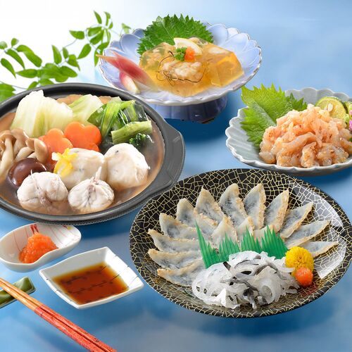 「関とら本店」 ふくたたき刺身とふく個食鍋セット （真ふぐ寄せ鍋300g、真ふぐたたき刺身20g、とらふぐ皮20g、とらふぐ塩辛60g、ふぐ煮こごり100g） / ふく ふぐ フグ てっさ てっちり 送料無料