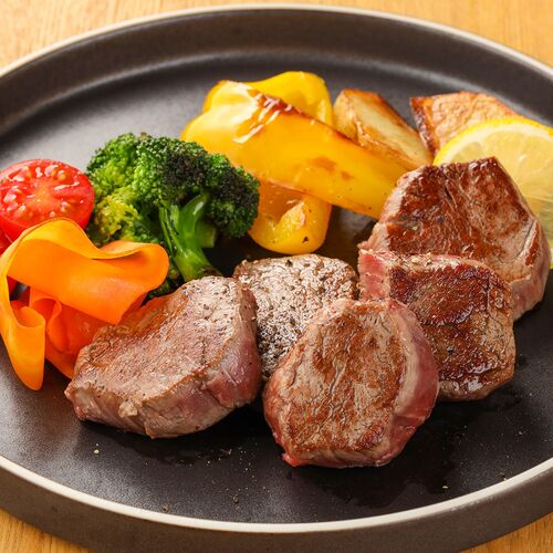 飛騨牛 ひとくちステーキ サーロイン 100g x 2枚 / 牛肉 ギフト 送料無料
