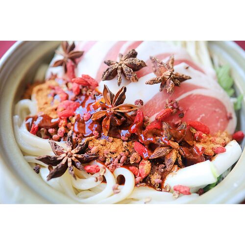 香川 オリーブ豚 薬膳火鍋 2人前 / 冷凍 送料無料