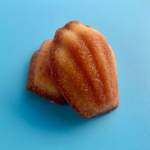 【倉入れ】あわじひとくちマドレーヌ 12個（ケース入数：30,ロット：1） / 常温 送料無料 マドレーヌ 淡路島