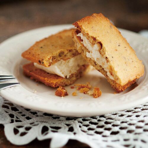 【母の日】 CHEESE CAVERYチーズサンドギフト18個入  1854-105 【二重包装不可】《お届け期間：2026年5月8日～2026年5月10日》 / 常温 送料無料 セット ギフト クッキー サンド チーズ