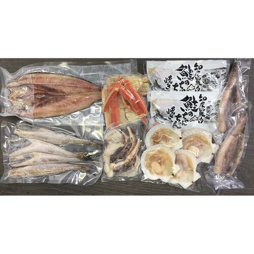 北海道 海鮮浜焼きセット（ゆでずわいがにカット×1、生たらばがにカット×1、帆立片貝×4、鮭のちゃんちゃん焼き×2、添付味噌たれ×2、ツボ抜きいか×2、姫鱈一夜干し×4、ほっけ(開き)一夜干し×1） / 冷凍 送料無料 詰め合わせ