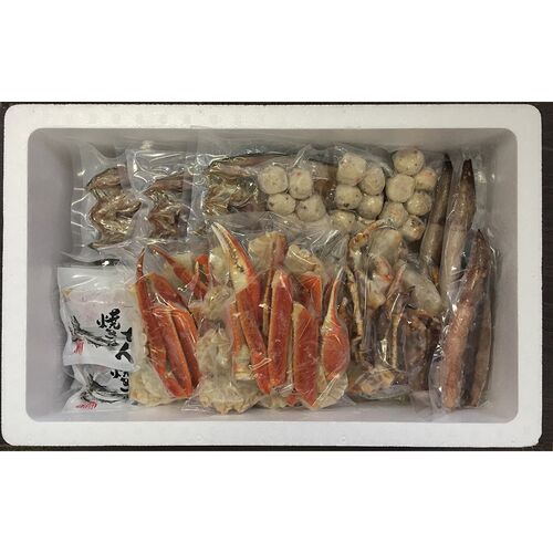 北海道 海鮮浜焼きセット（ゆでずわいがにカット×2、生たらばがにカット×1、帆立片貝×8、たこ入つみれ×18、鮭のちゃんちゃん焼き×4、添付味噌たれ×4、ツボ抜きいか×3、姫鱈一夜干し×8、ほっけ(開き)一夜干し×3） / 冷凍 送料無料 詰め合わせ