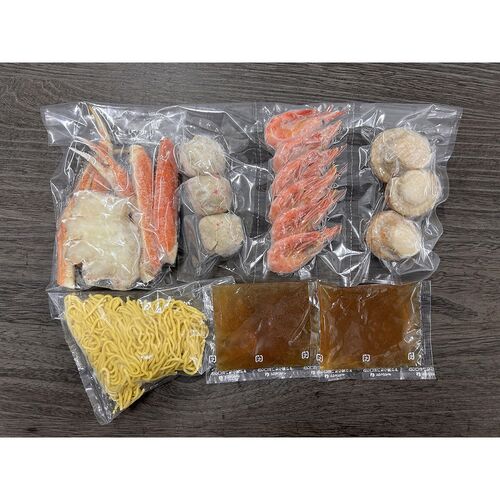 北海鍋（ゆでずわいがにカット×1袋、ボイル海老×6尾、ボイル帆立×3個、かに入つみれ×3個、冷凍生ラーメン×1玉、たれ（濃縮：塩仕立て）×2袋） / 冷凍 送料無料 鍋セット