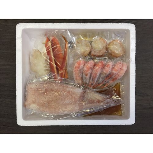 北海鍋（ゆでずわいがにカット×1袋、ボイル海老×6尾、ボイル帆立×3個、かに入つみれ×3個、ツボ抜きいか×1尾、冷凍生ラーメン×1玉、たれ（濃縮：塩仕立て）×2袋） / 冷凍 送料無料 鍋セット