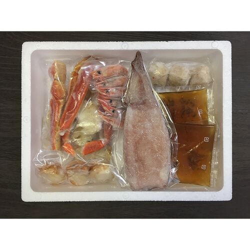 北海鍋（ゆでずわいがにカット×1袋、ボイル海老×6尾、ボイル帆立×3個、かに入つみれ×3個、ツボ抜きいか×1尾、冷凍生ラーメン×1玉、たれ（濃縮：塩仕立て）×2袋） / 冷凍 送料無料 鍋セット