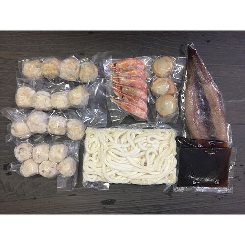 海鮮つみれ鍋（かに入つみれ×4個、えび入つみれ×4個、とりごぼうつみれ×4個、たこ入つみれ×6個、ボイル海老×6尾、ボイル帆立×3個、ツボ抜きいか×1尾、冷凍うどん×1玉、たれ(濃縮：醤油仕立て)×2袋） / 冷凍 送料無料 鍋セット