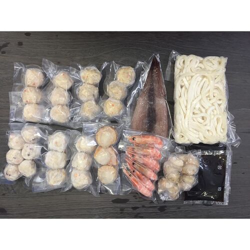 海鮮つみれ鍋（かに入つみれ×6個、えび入つみれ×6個、とりごぼうつみれ×6個、たこ入つみれ×6個、ボイル海老×6尾、ボイル帆立×3個、ボイルつぶ×1袋、ツボ抜きいか×1尾、冷凍うどん×1玉、たれ(濃縮：醤油仕立て)×2袋） / 冷凍 送料無料 鍋セット