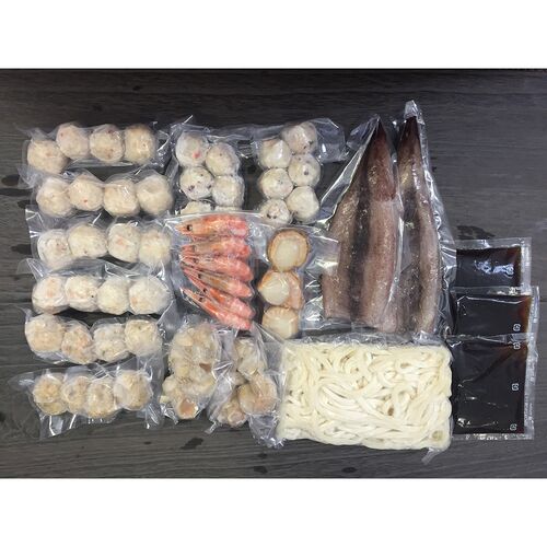 海鮮つみれ鍋（かに入つみれ×8個、えび入つみれ×8個、とりごぼうつみれ×8個、たこ入つみれ×12個、ボイル海老×6尾、ボイル帆立×3個、ボイルつぶ×2袋、ツボ抜きいか×2尾、冷凍うどん×1玉、たれ(濃縮：醤油仕立て)×3袋） / 冷凍 送料無料 鍋セット