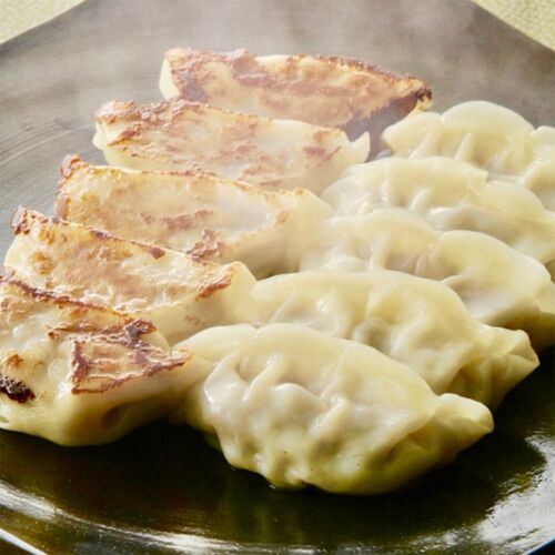 【倉入れ】【上代厳守】包王Paou 近江牛使用 牛とんぽう 10個入り（ケース入数：10,ロット：2） / 冷凍 送料無料 餃子